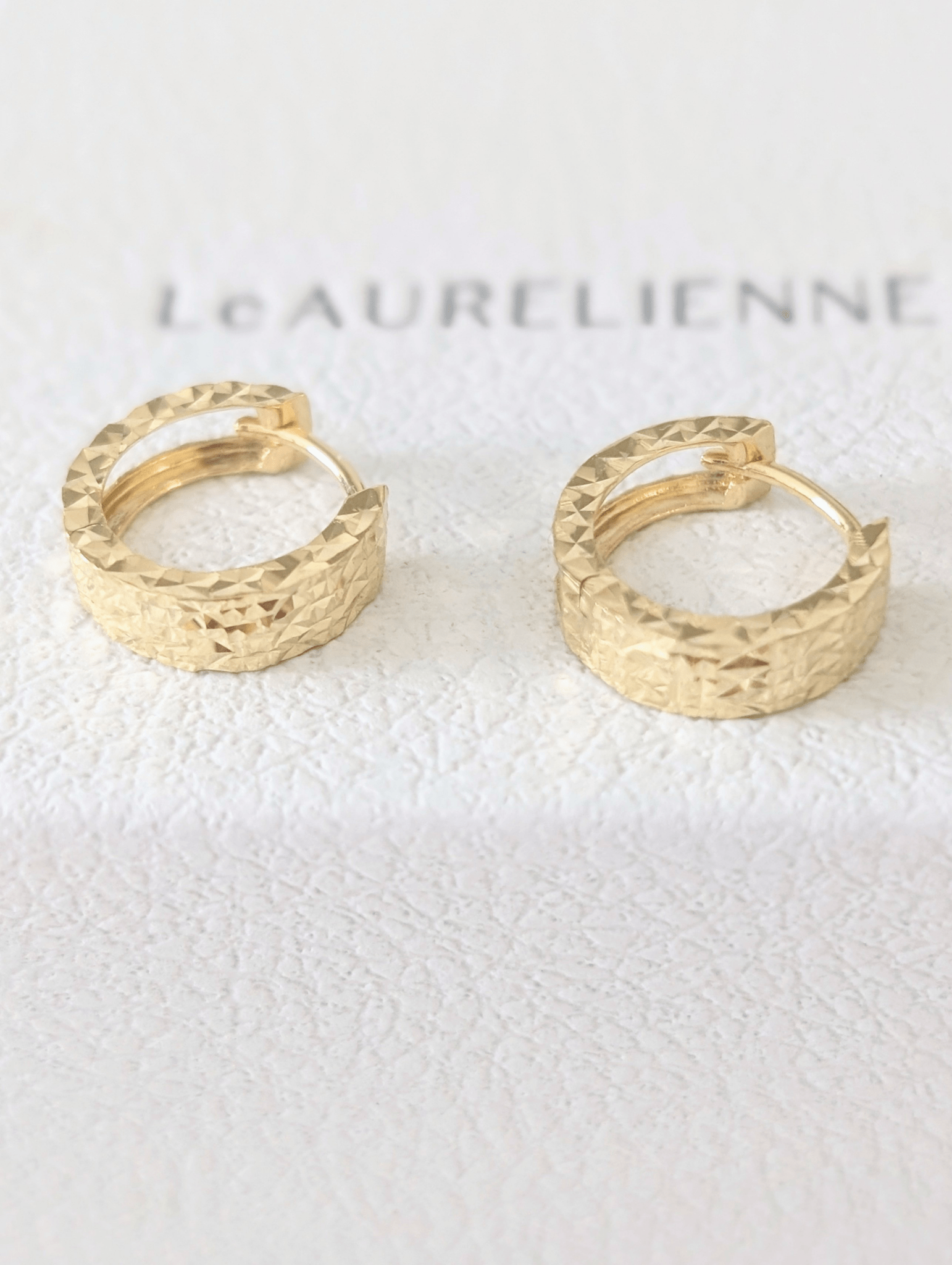 Glam Geometric Design Huggies 9k Solid Gold - LeAurelienne