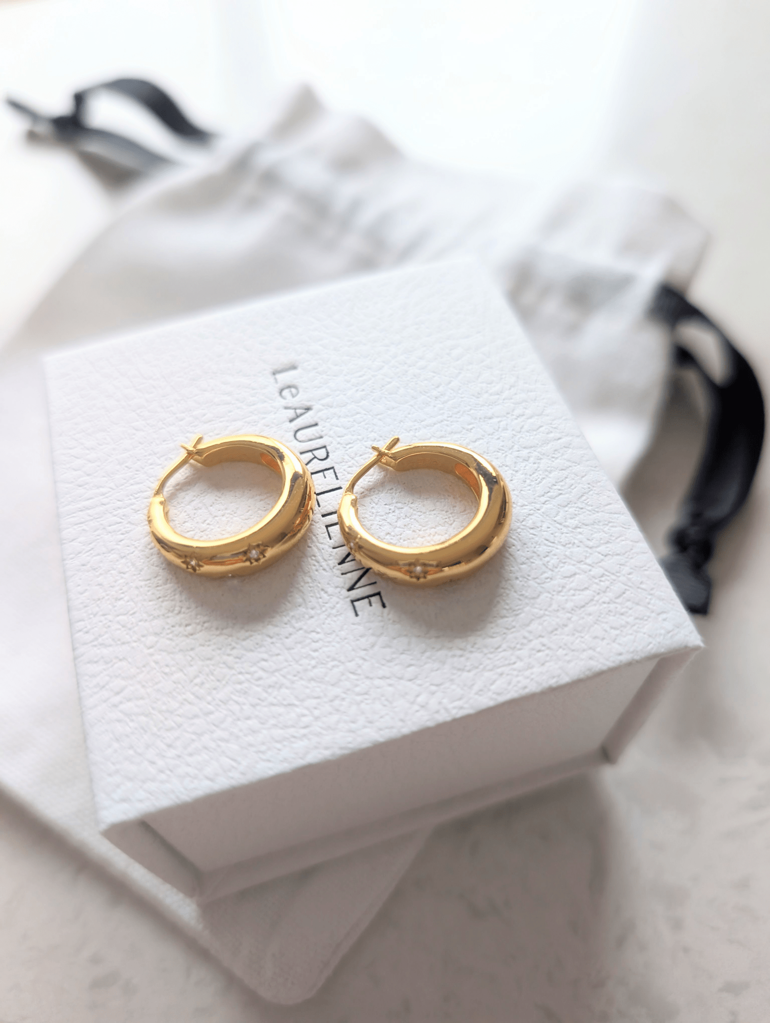Lune Bloom Mini Stars Hoop Earrings 18k Gold Vermeil - LeAurelienne